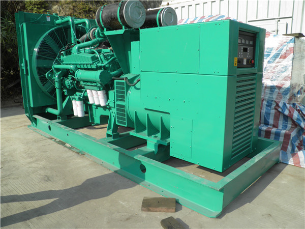 宁夏出租发电机 发电机组厂家：柴油发电机组的控制屏的作用是什么？